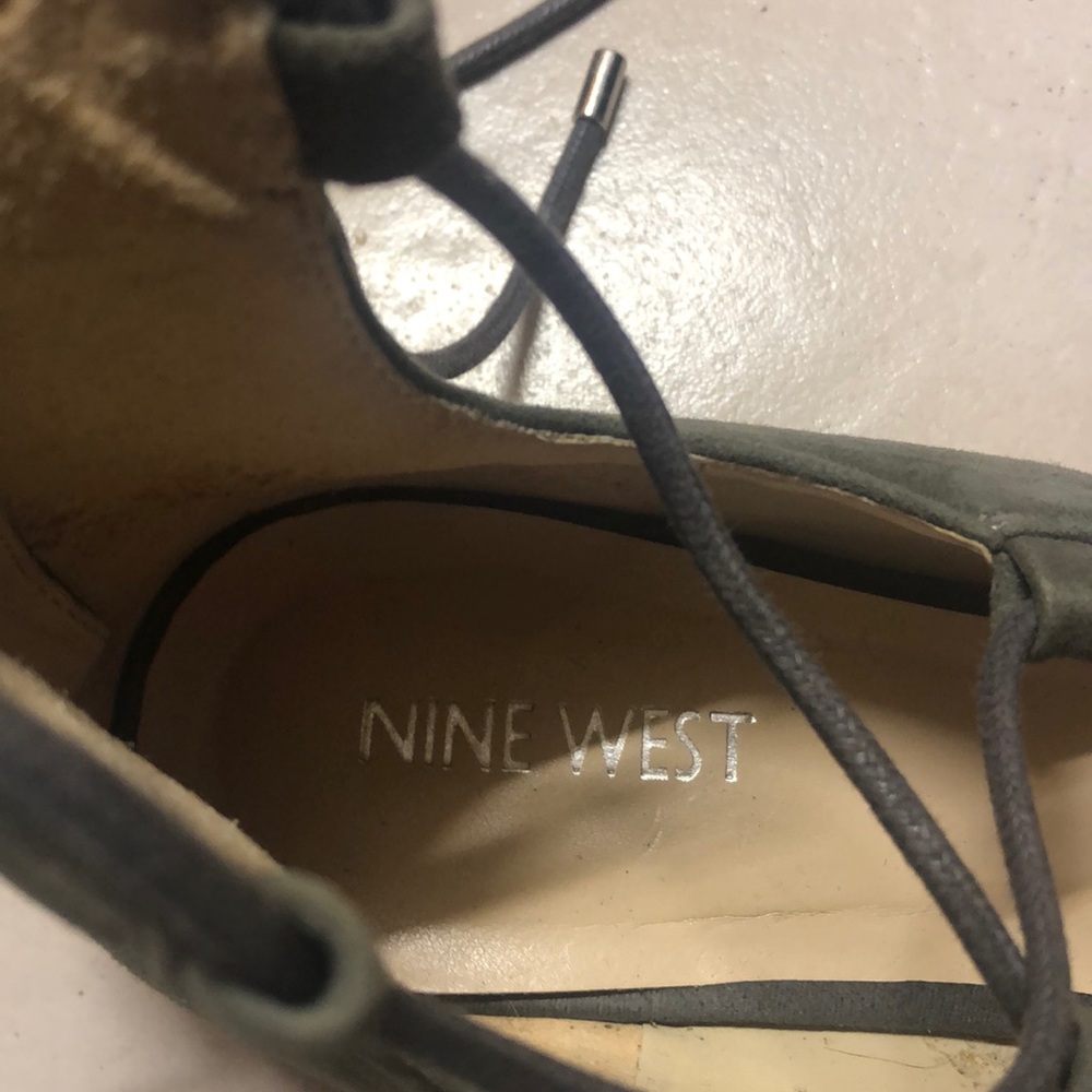 Shoes - Picture 3 of 4